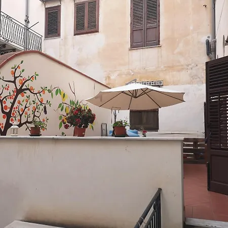 Sunshine Hostel Palermo-3